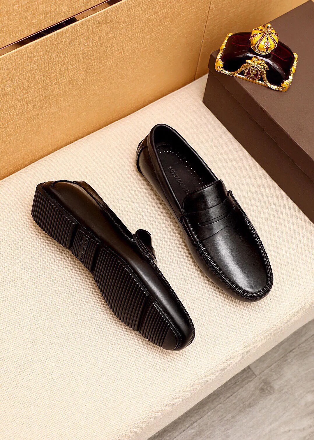 Men's Men's Shoes 💰: 460 💰💐 BV Men's Slip-on Shoes® [BOTTEGA VENETA] Official website counter new model, one-to-one mold opening ⚠Italian calfskin ➕Embossed ➕Cow 🐂 leather lining. Driving slip-ons, available at counters, sizes 38～44 (45🉑️customized)